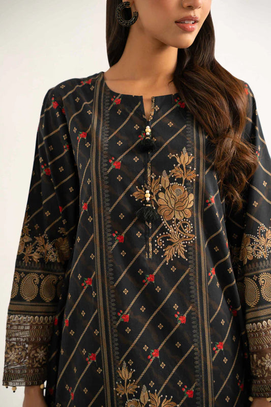 Close-up of the intricate threadwork on the Nisha By Nishat Embroidered Lawn 3pc suit.