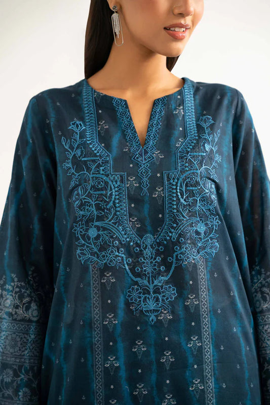 Close-up of the intricate threadwork on the Nisha By Nishat Embroidered Lawn 3pc suit.