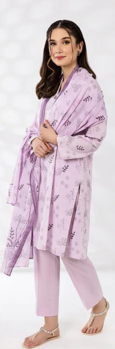 A model wearing the Nishat 3pc Unstitched Doriya Lawn Light Pink suitA model wearing the Nishat 3pc Unstitched Doriya Lawn Light Pink suit