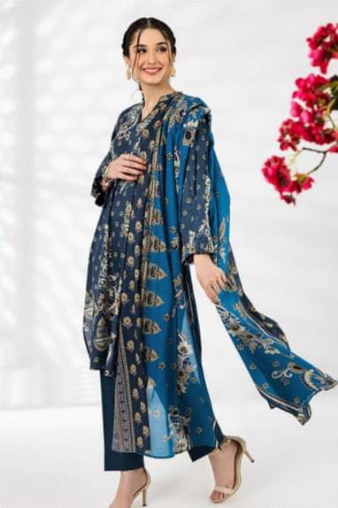 A model wearing the Nishat 3pc Unstitched Doriya Lawn Blue suit