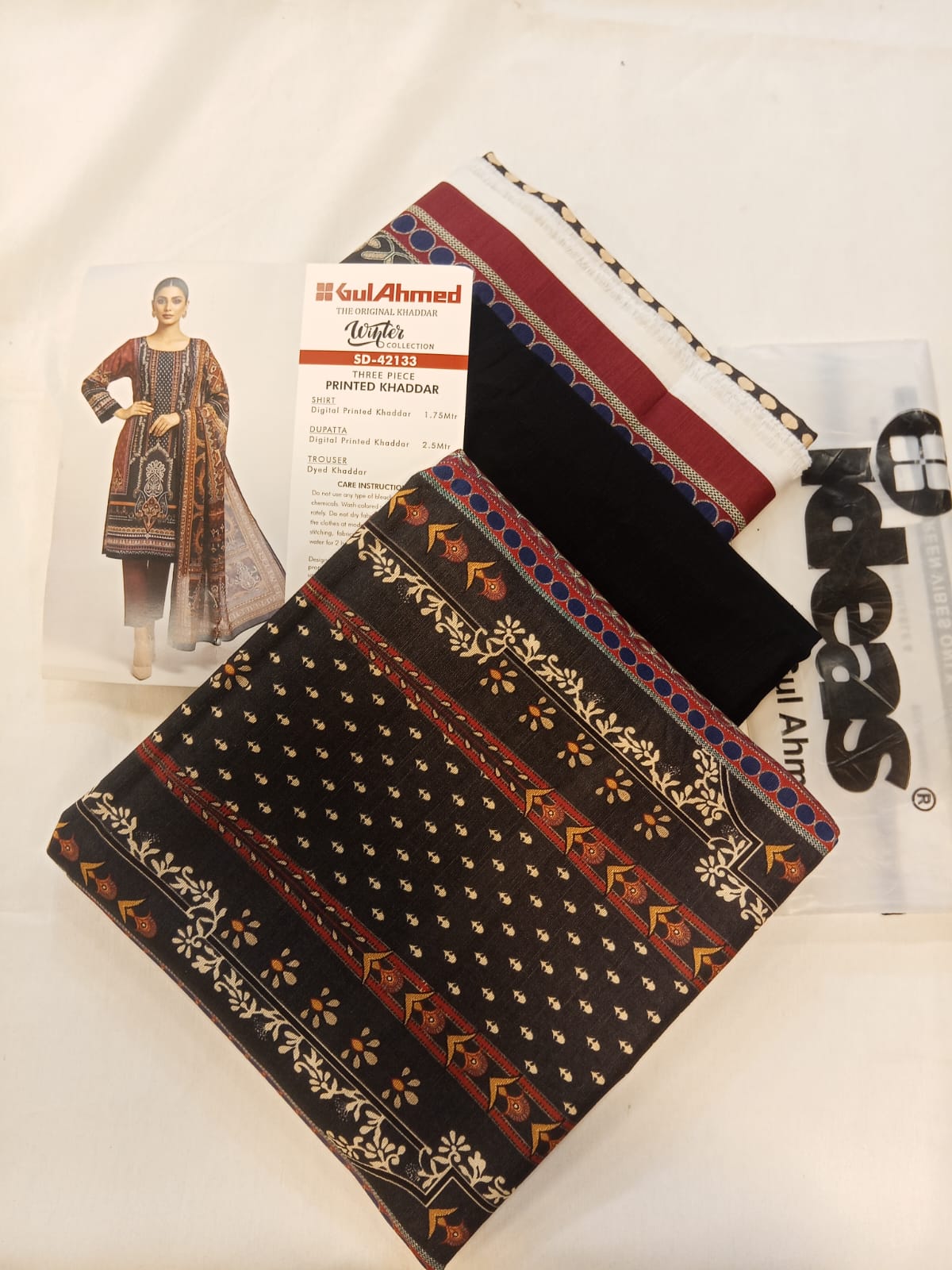 Gul Ahmed 3pc Unstitched Khaddar Suit | Maroon