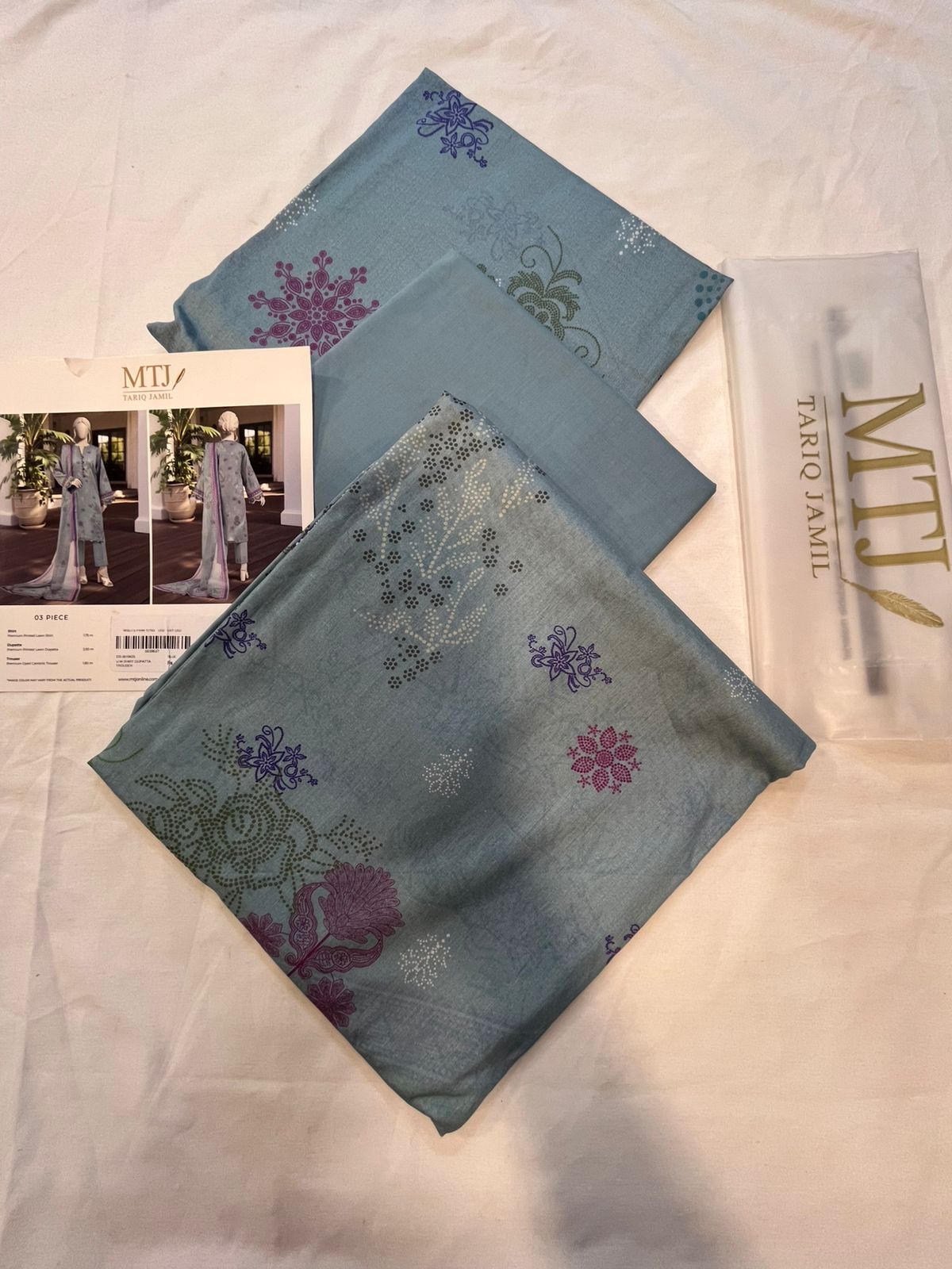 Mtj 3 PIECE PRINTED LAWN SUIT- Blue (UNSTITCHED)