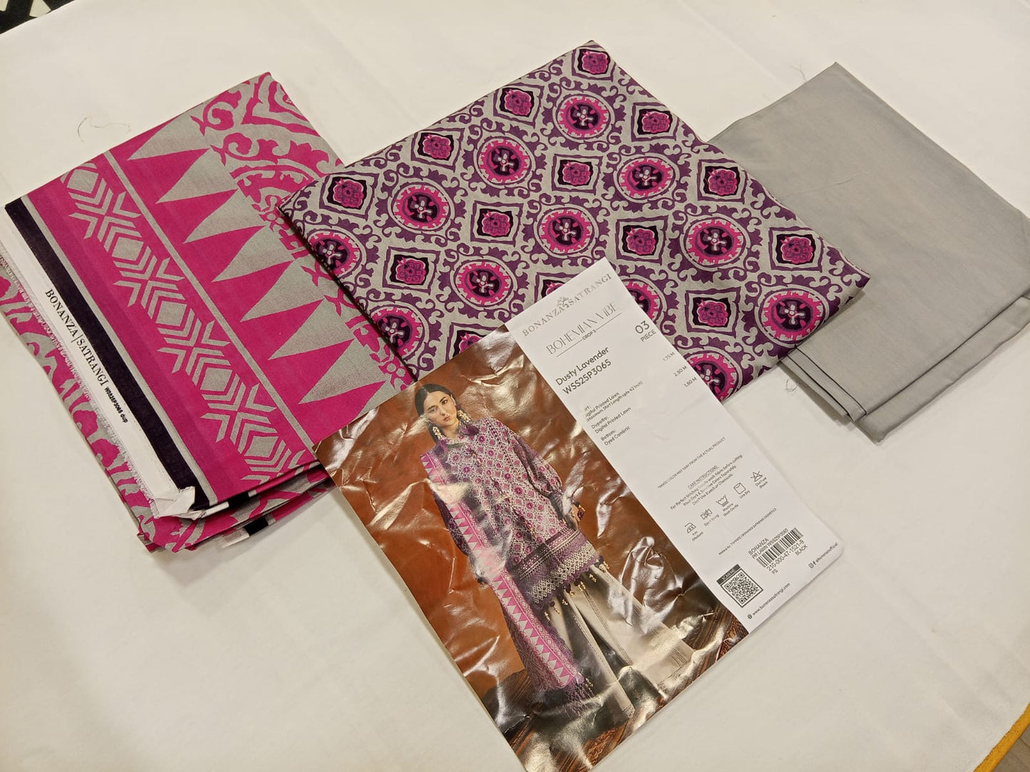 Bonanza Satrangi 3pc Unstitched Lawn Suit