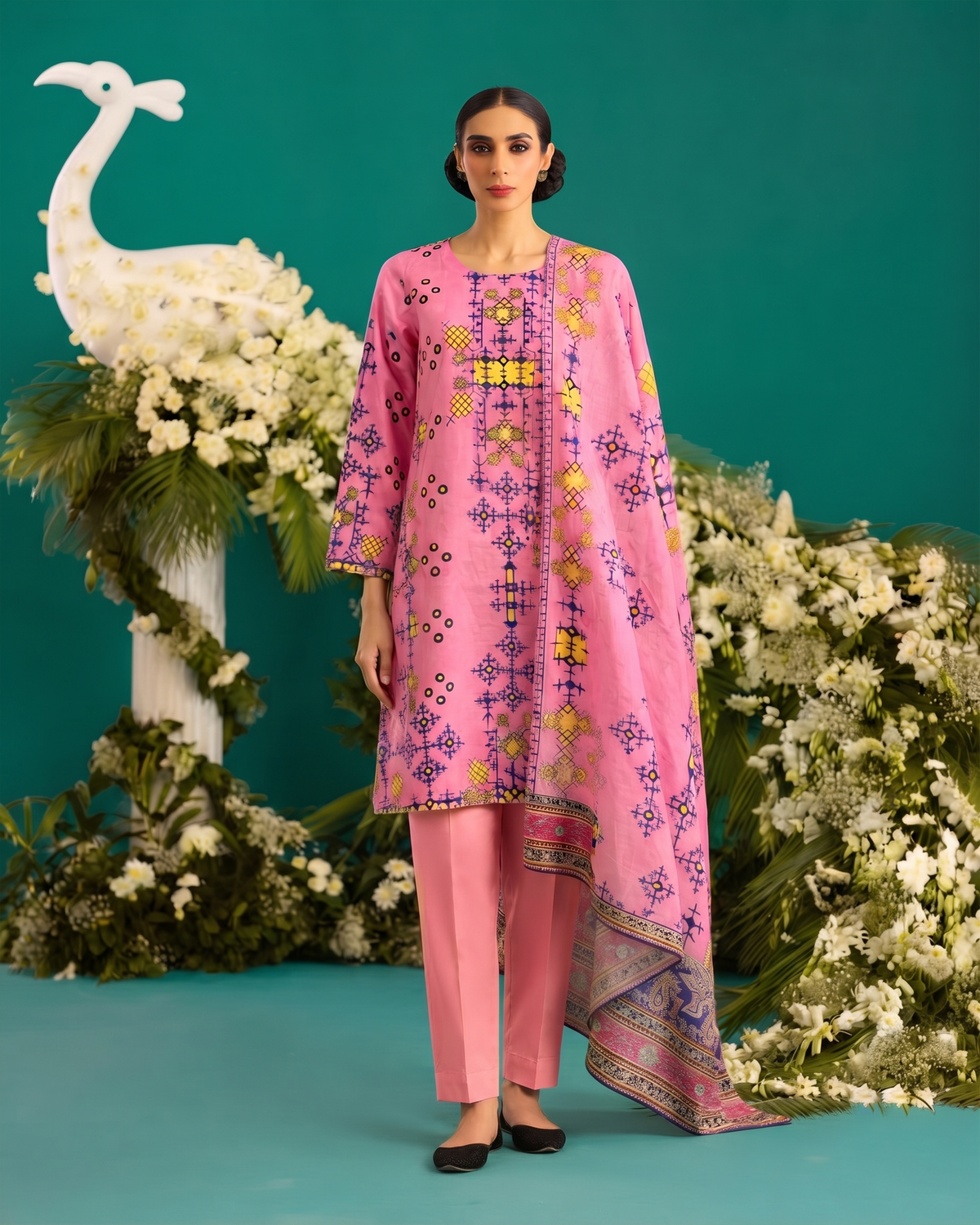 ETHNC Lawn 3pc Unstitched – Bubblegum Pink outfit featuring digital print and styled with matching trousers.