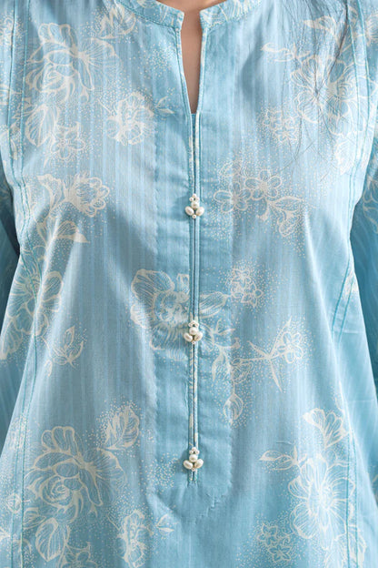 Model wearing Saya 2pc Unstitched Lawn Suit