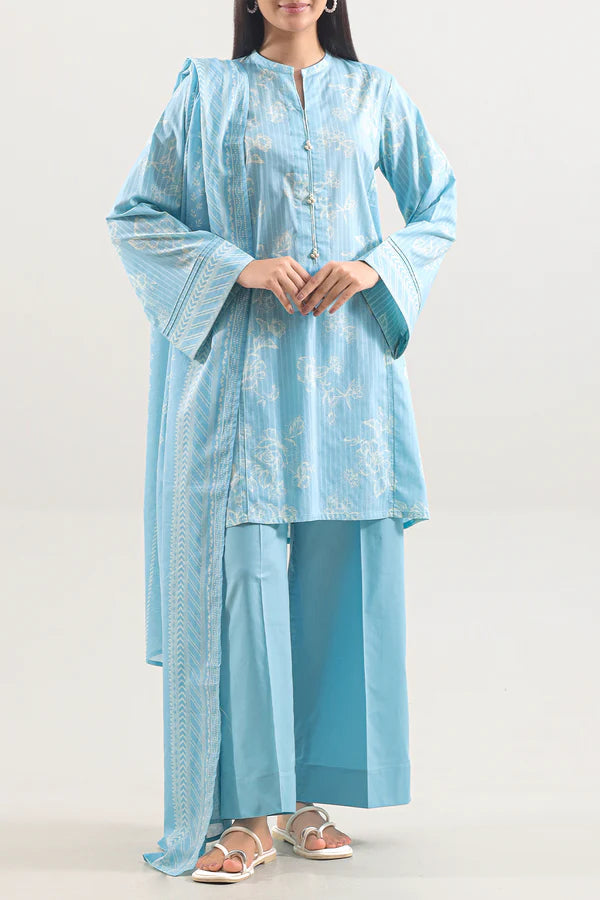 Model wearing Saya 2pc Unstitched Lawn Suit