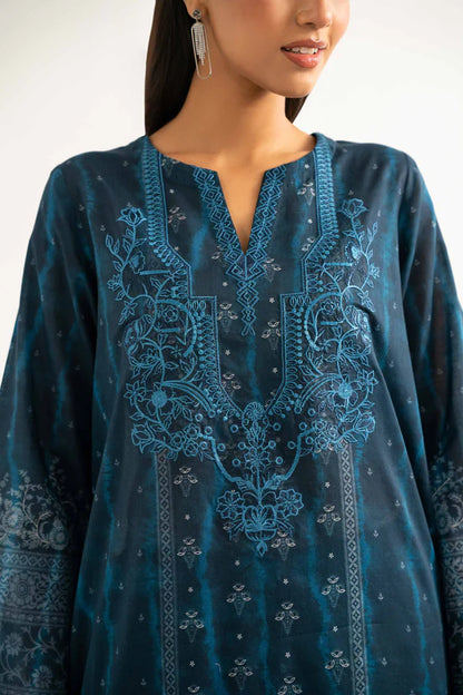 Close-up of the intricate threadwork on the Nisha By Nishat Embroidered Lawn 3pc suit.