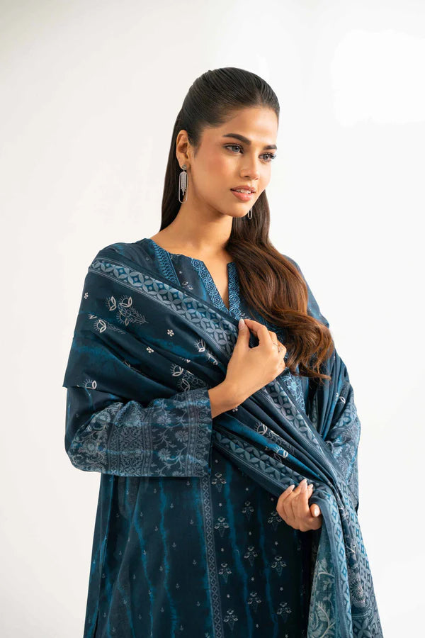 Close-up of the intricate threadwork on the Nisha By Nishat Embroidered Lawn 3pc suit.