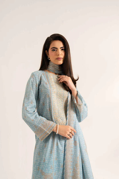 Close-up of the intricate threadwork on the Nisha By Nishat Embroidered Lawn 3pc suit.