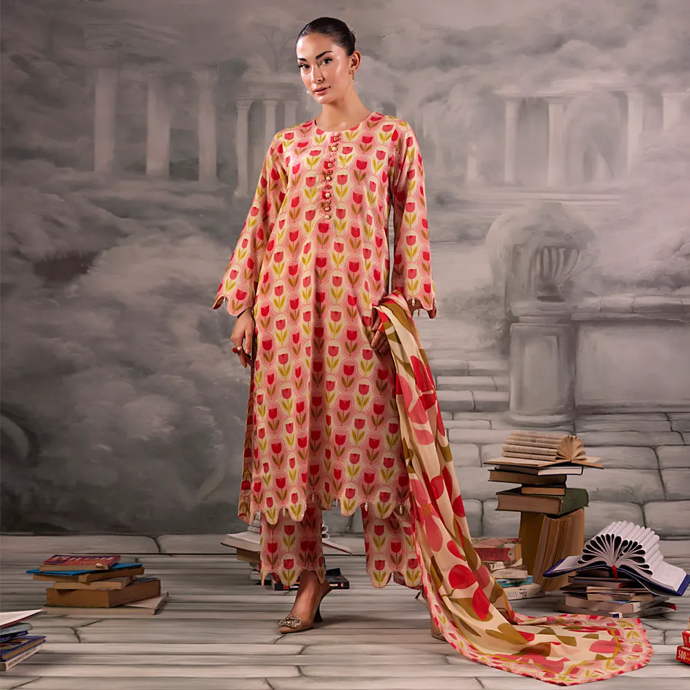 Light Rose Pink Salina Separates Lawn Collection suit worn by model for 2026 summer styling.