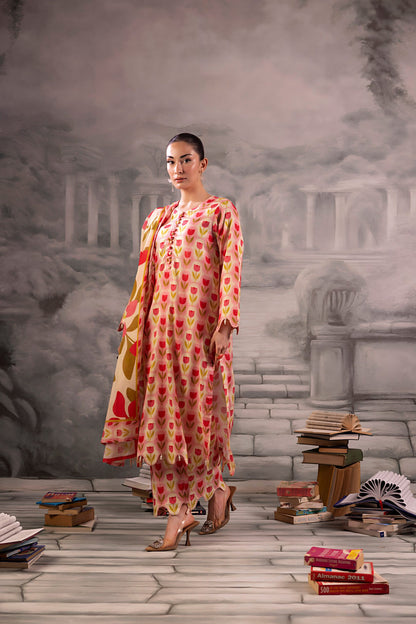 Light Rose Pink Salina Separates Lawn Collection suit worn by model for 2026 summer styling.