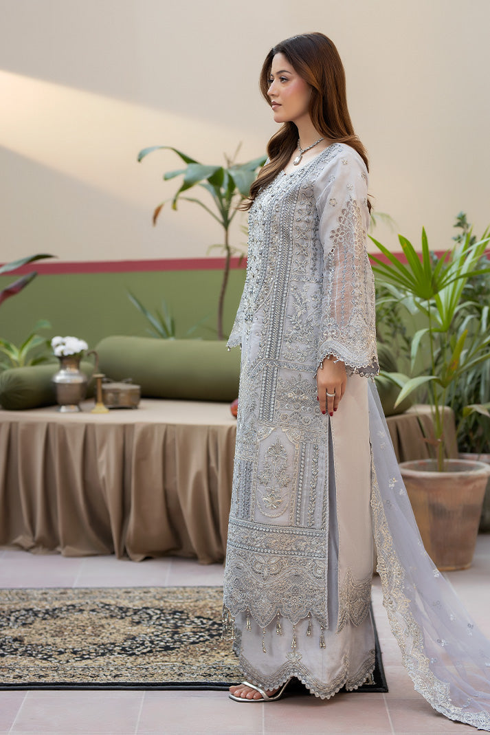 shot of the Imrozia Safiyaan Organza Pearl White replica
