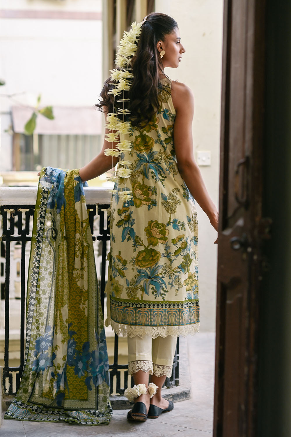 shot of the Gul Ahmed Embroidered Lawn Suit