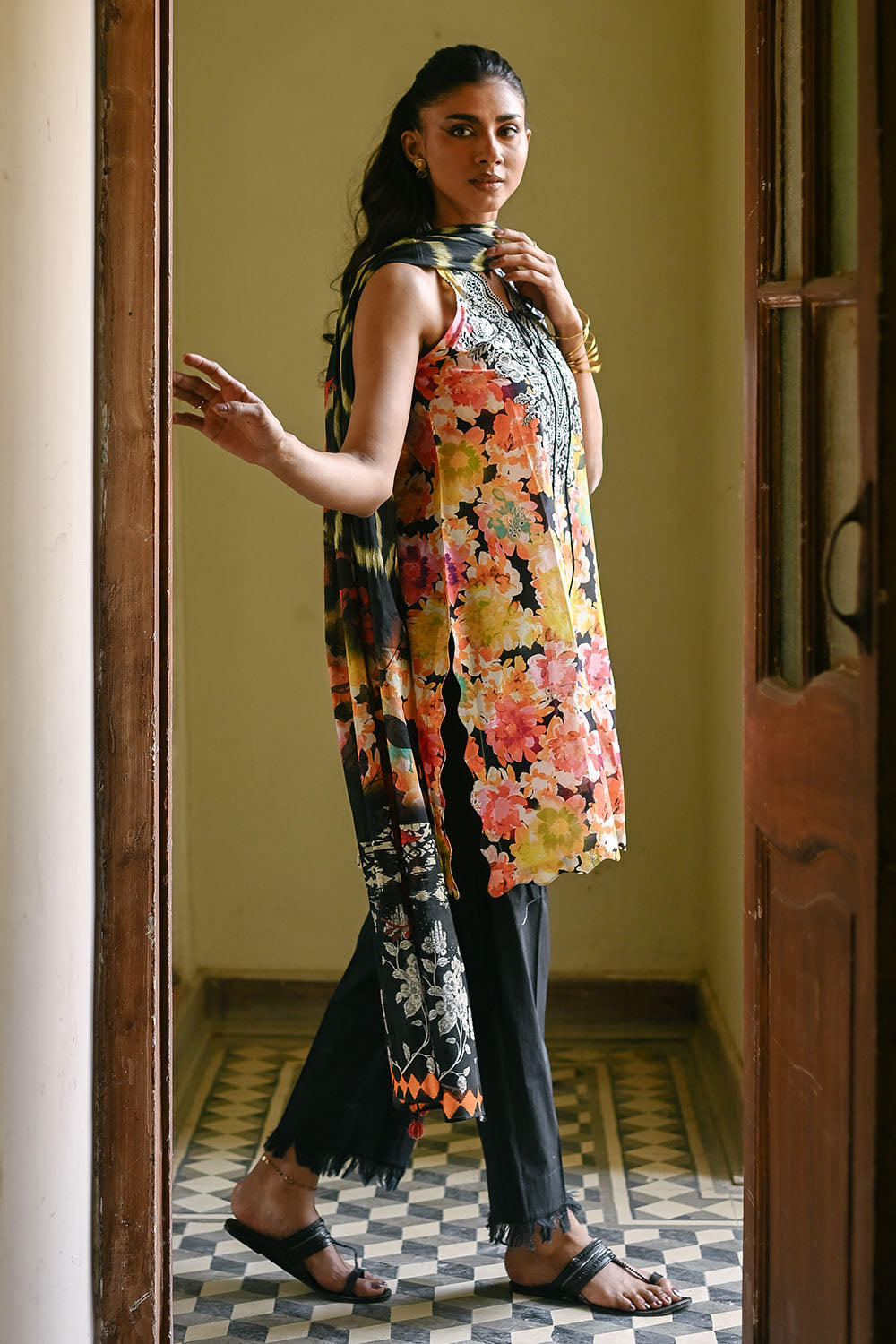 shot of the Gul Ahmed Embroidered Lawn Suit