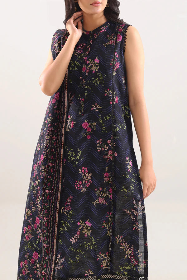 Model wearing the Saya 3pc Unstitched Khaddar Suit