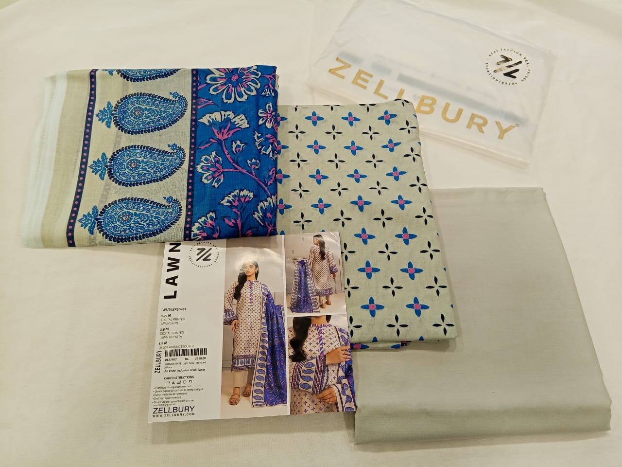 Light Grey Zellbury 3pc Unstitched Lawn Suit – Stylish Pakistani Lawn Outfit 2025