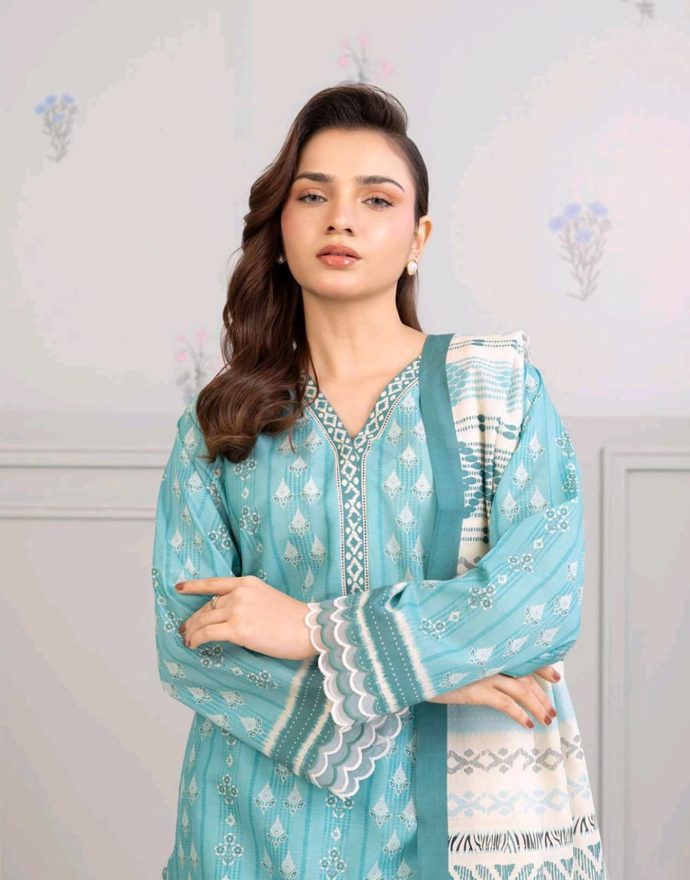 Aqua Zellbury 3pc Unstitched Lawn Suit – Stylish Pakistani Lawn Outfit 2025