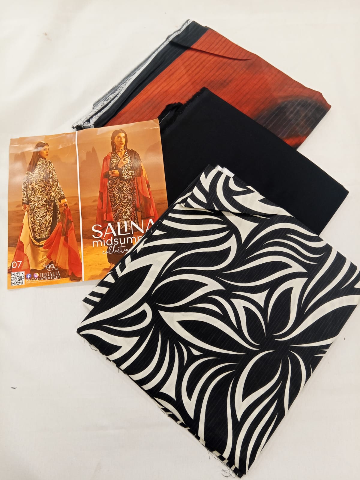 Salina 3pc Unstitched Mid Summer Cotton | Black