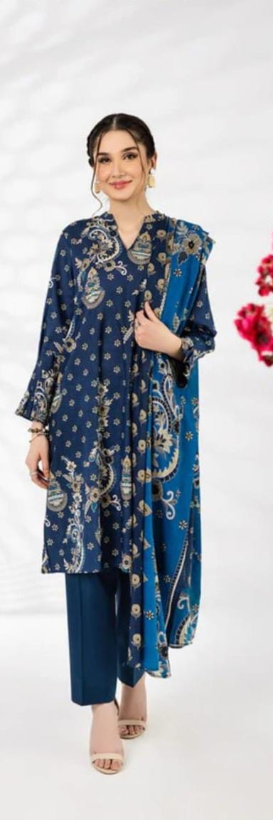 A model wearing the Nishat 3pc Unstitched Doriya Lawn Blue suit