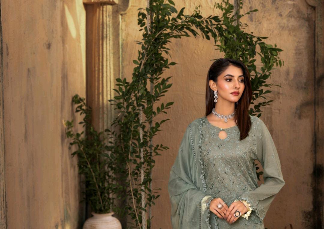 Kaari Noir Luxury Chikankari 3 Piece | Grey