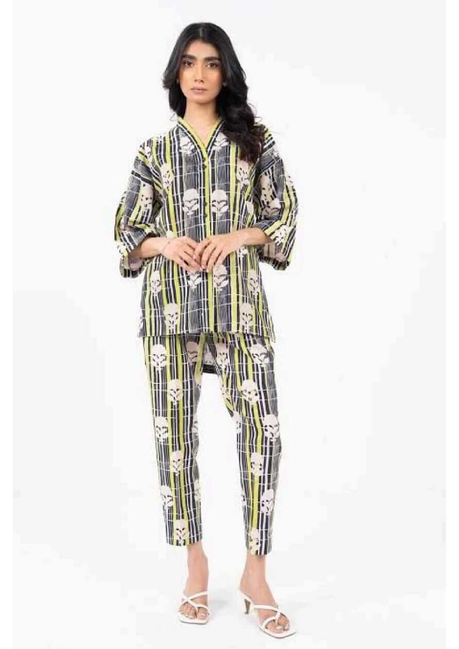 Black | Al-Karam 2pc Unstitched Khaddar Suit featuring a printed shirt and matching trousers.