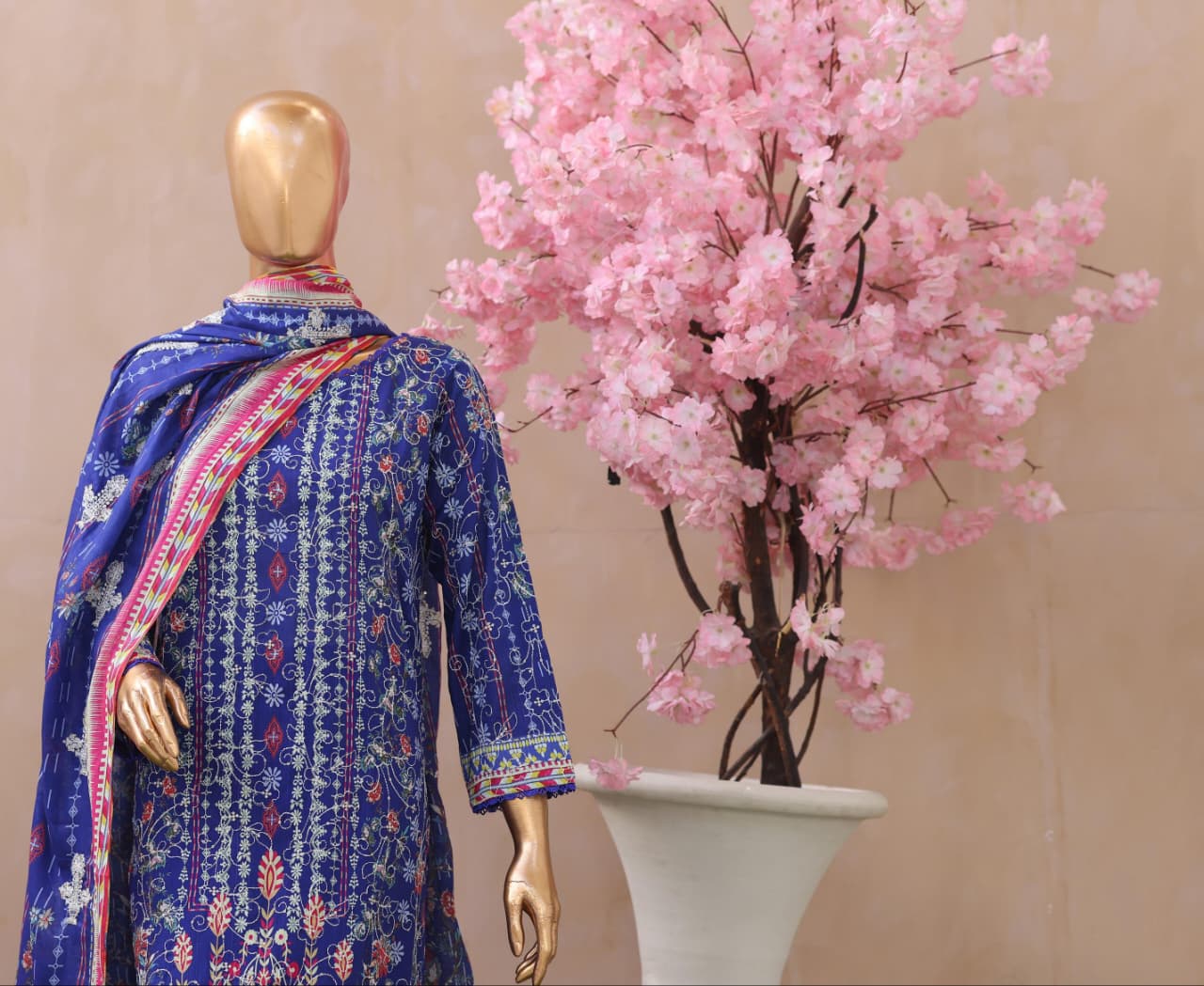 Khass By MTF Digital Printed Jhaal Embroidered Dhagakari Doria Lawn - Blue