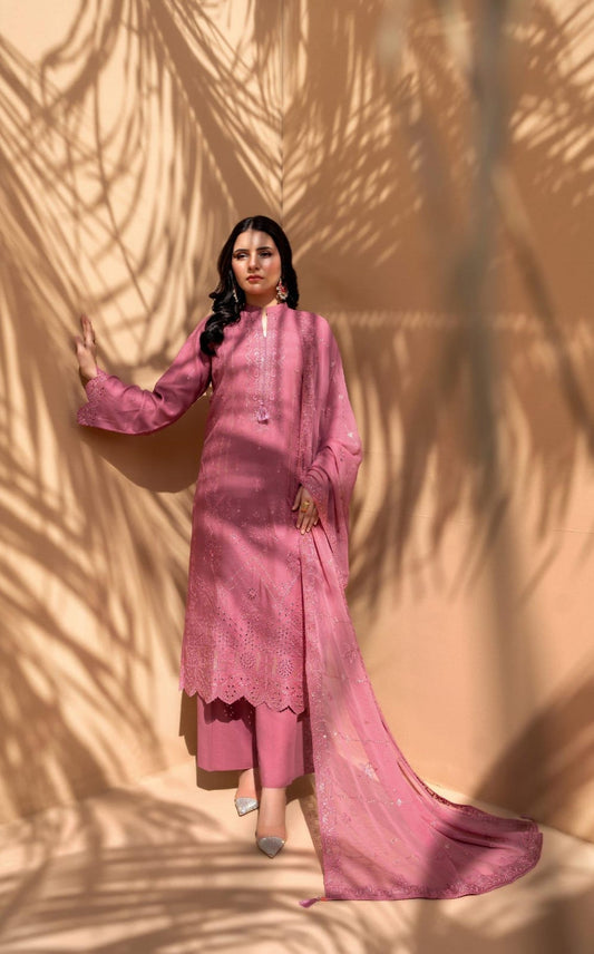 Dusty Rose Pink Iconic Rujhan Luxury Cotton 3pc suit worn by model showcasing luxury Eid tailoring.