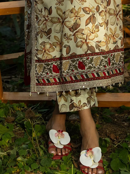 shot of the Gul Ahmed Embroidered Lawn Suit