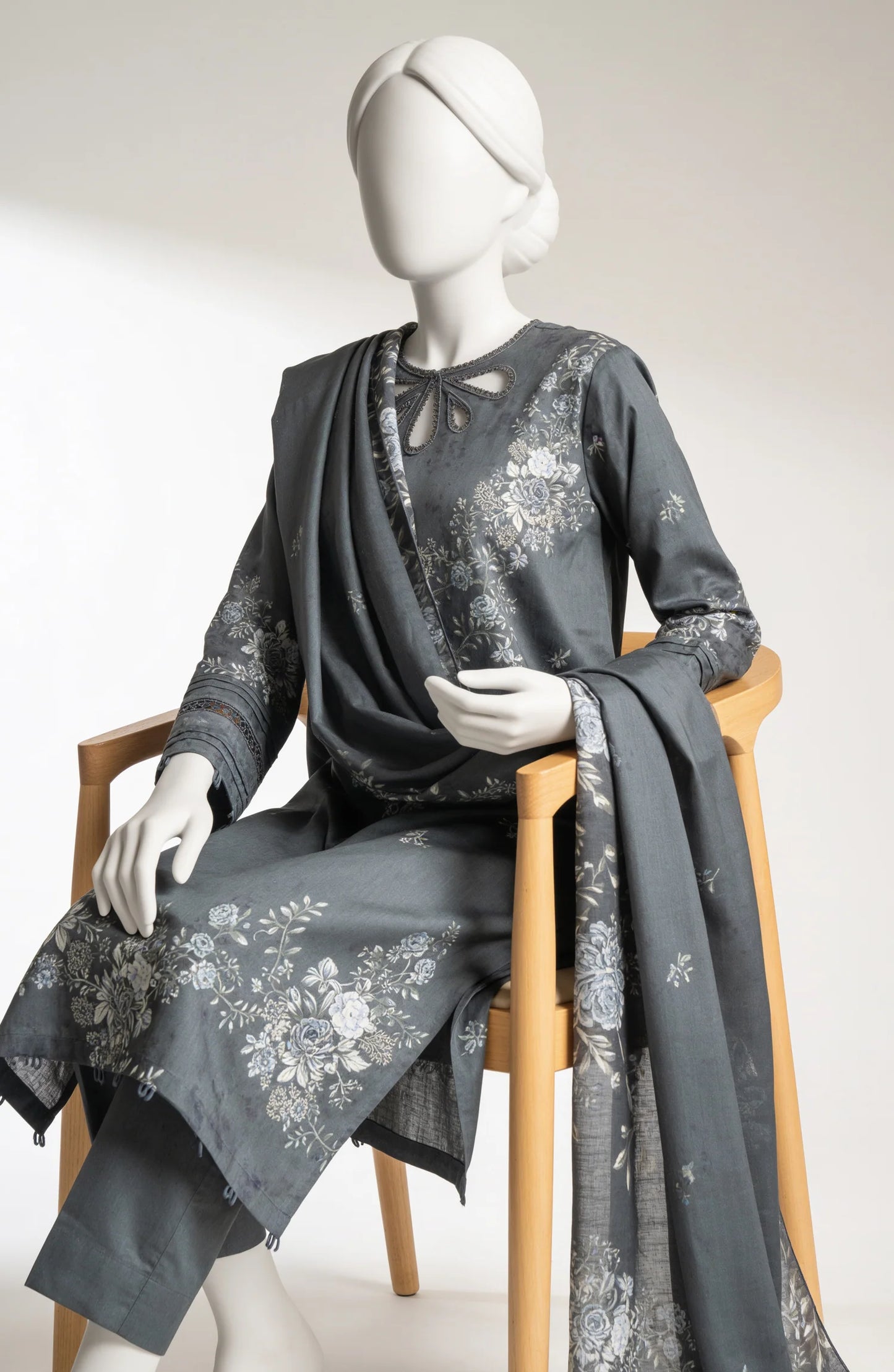 Mtj 3 PIECE PRINTED LAWN SUIT- Charcoal (UNSTITCHED)