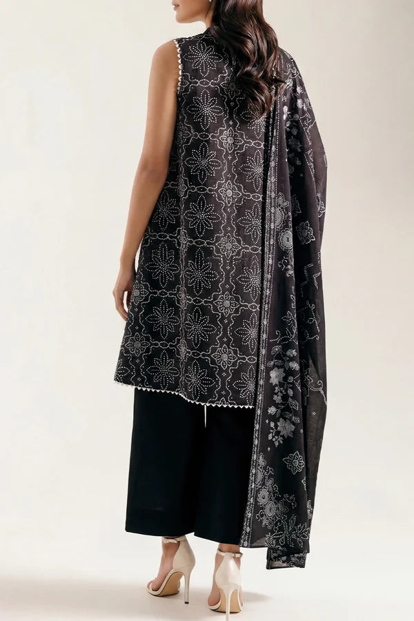 shot of the Saya Printed Lawn Suit Black